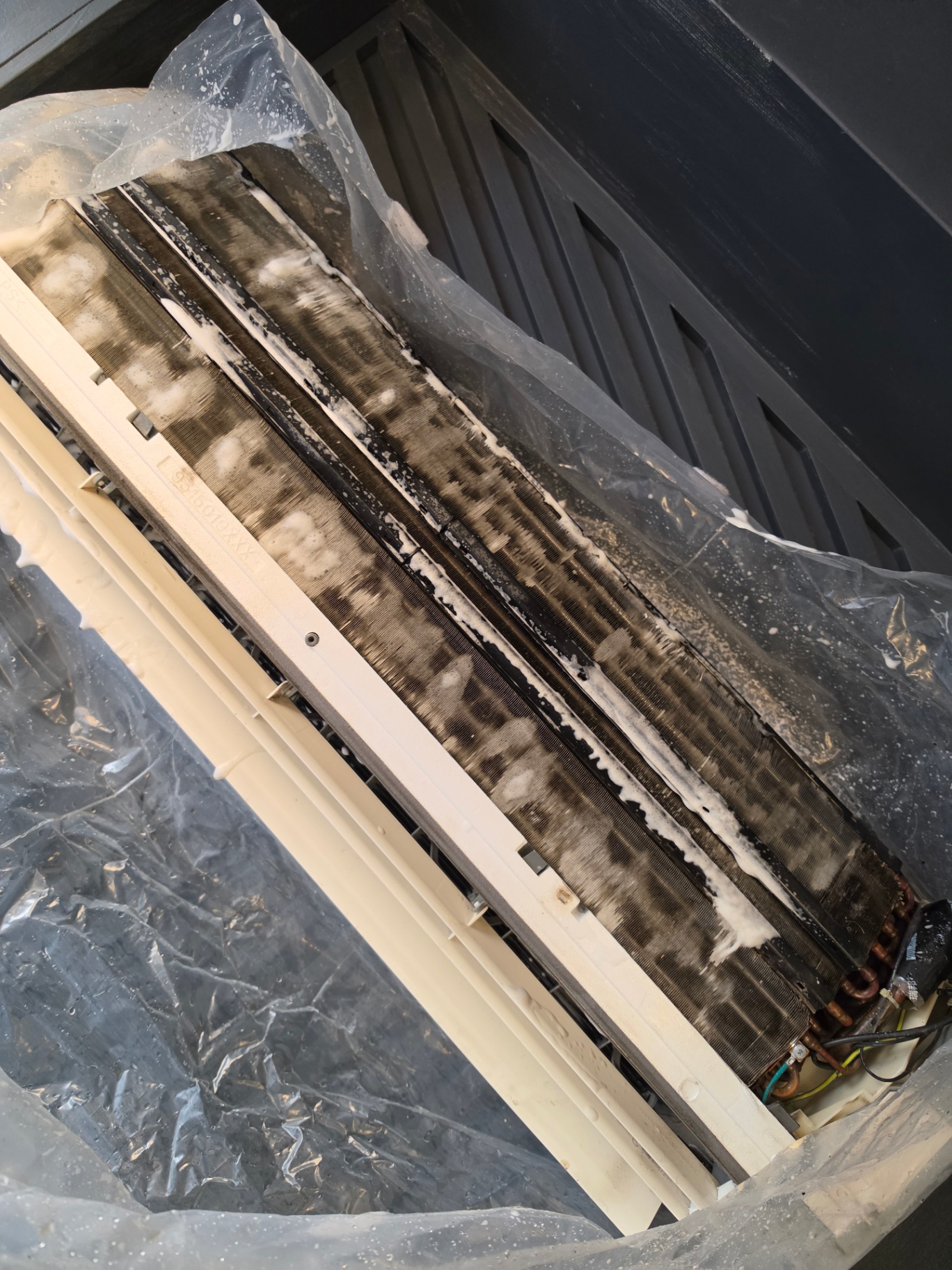 Bagged chemical cleaning of commercial mini split